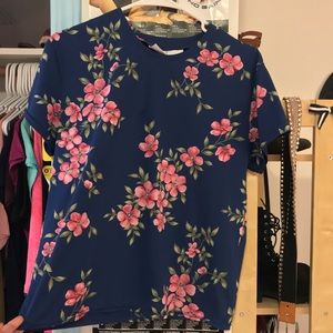 Very cute floral top